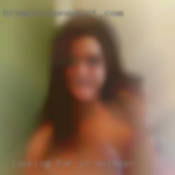 Looking for similarly minded IN swinger women.
